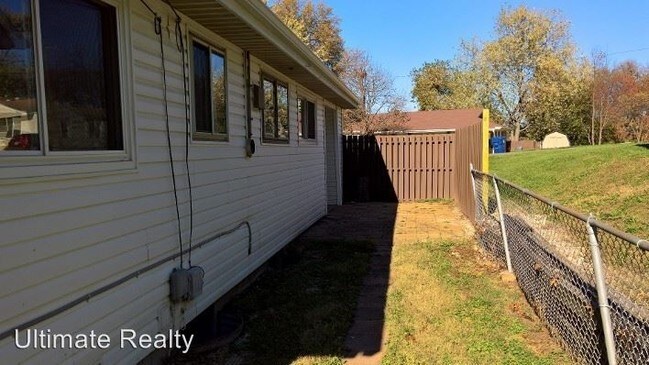 Foto del edificio - 3 br, 1.5 bath House - 1820 Clover Ln