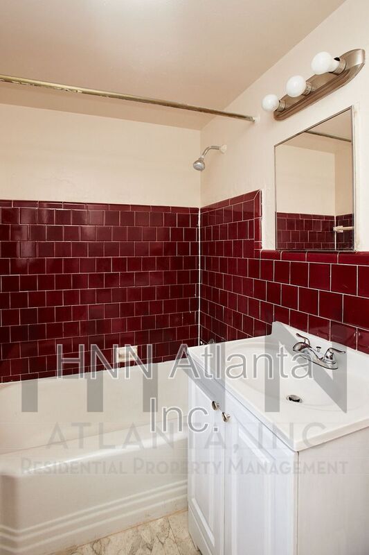 Building Photo - 1341 Briarwood Dr NE