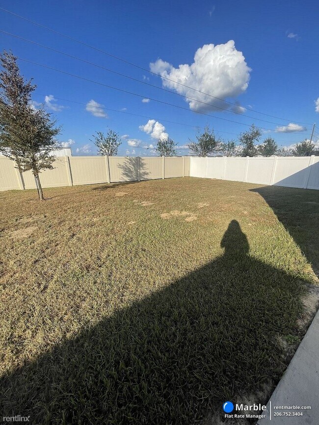 Building Photo - 4 br, 2 bath House - 450 Taft Dr