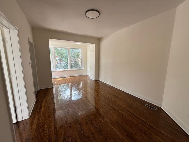 Foto del edificio - 411 N Hamlin Ave