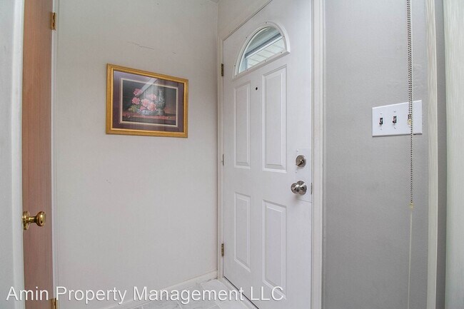 Foto del edificio - 3 br, 1 bath House - 20445 Kenmore