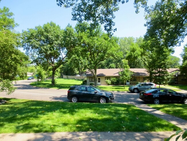 Building Photo - 2572 Alabama Ave S