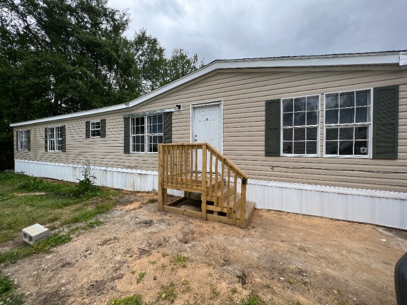 2181 Poinsettia Ave, Summerville, SC 29486 House Rental in