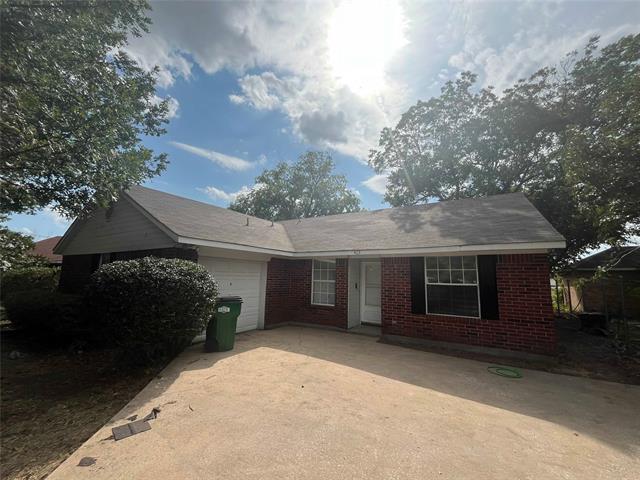 Foto del edificio - 403 E R Ellis Ave