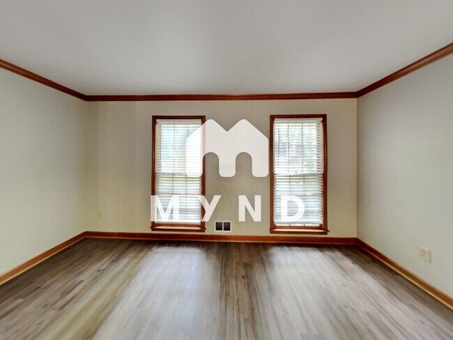 Building Photo - 230 Creekview Trl