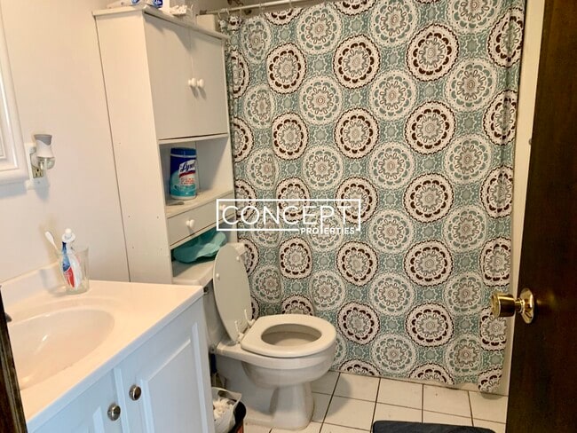 Building Photo - 8 Shepard St