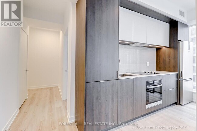 Photo du bâtiment - 395 Square One Dr