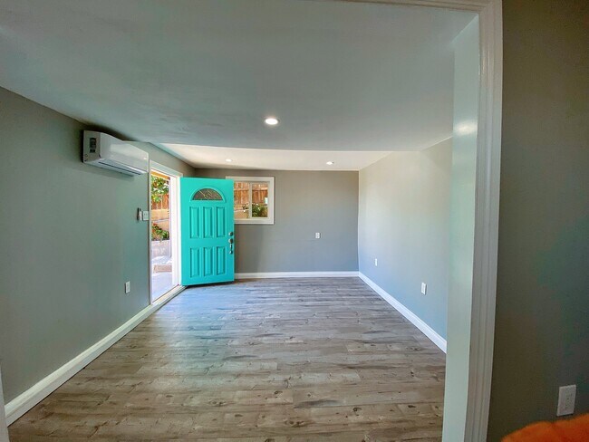 Living room - 4044 Folsom St