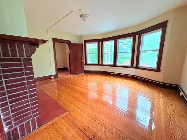 Building Photo - 390 Ellsworth Ave