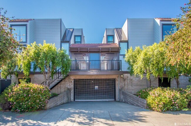 Building Photo - 633 Baden Ave