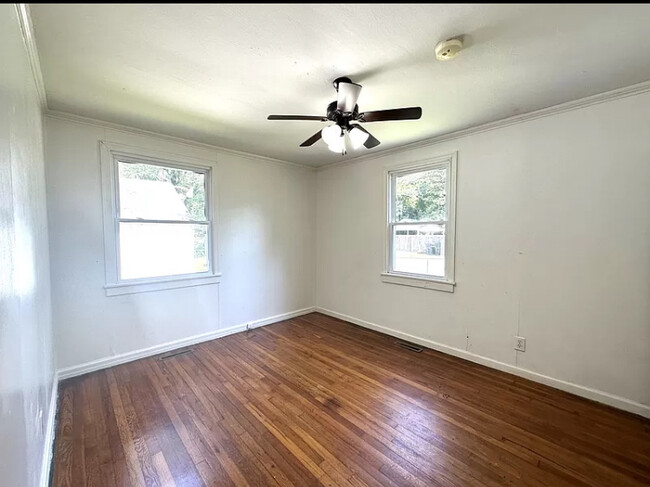 Foto del edificio - 401 S Audubon Ave