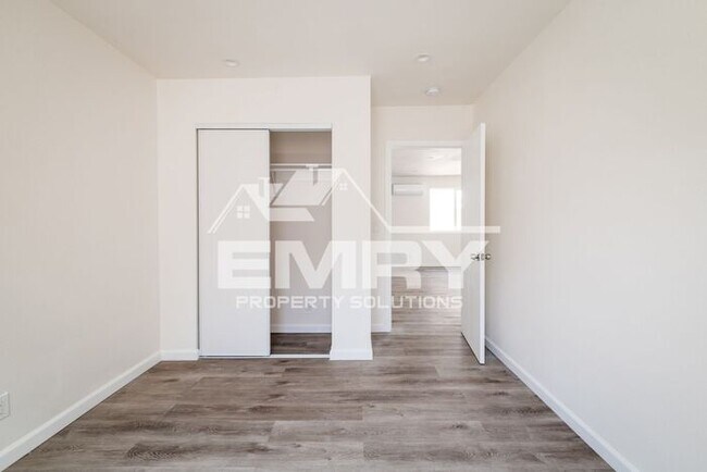 Building Photo - Remodeled 2-Bed 1-Bath Unit for Rent in In...