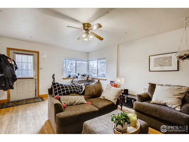 Foto del edificio - 827 18th St