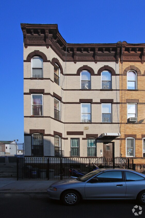 Primary Photo - 613 Hart St