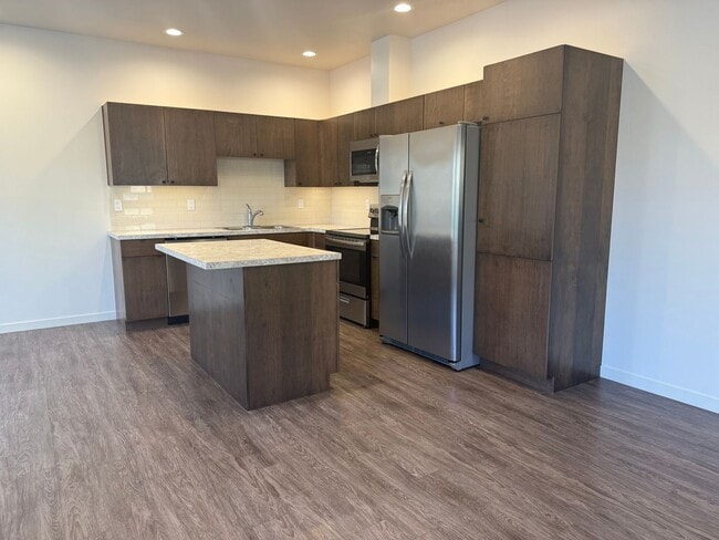 Building Photo - 217 N 76th Ave