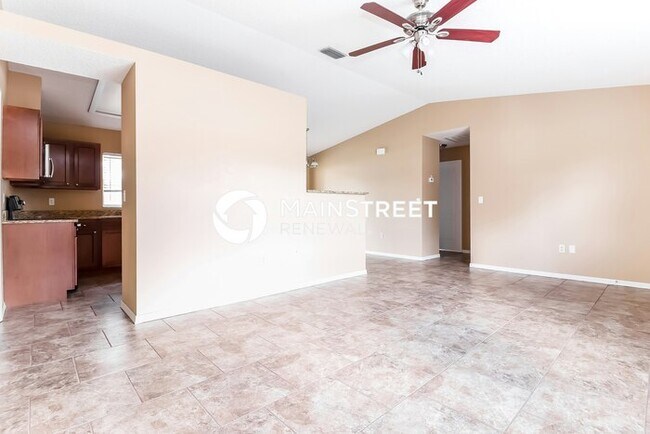 Building Photo - 3 Bedroom Pet-Friendly Home in Spring Hill, FL with Main Street Renewal