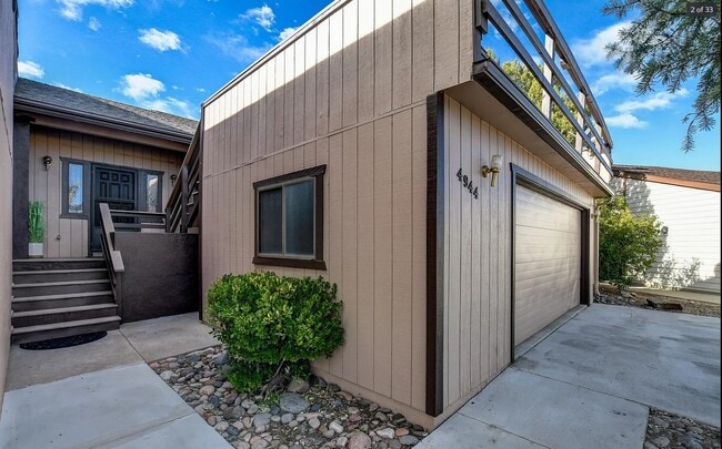 Building Photo - 4944 Summit Cir