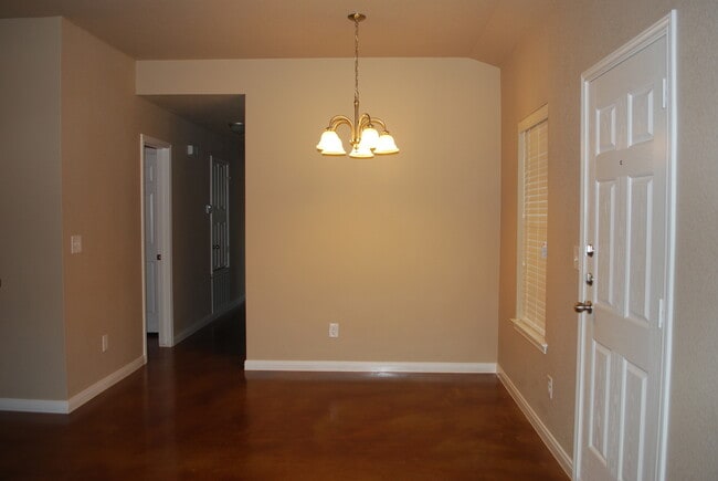 Foto del edificio - 1510 Dakota Ter