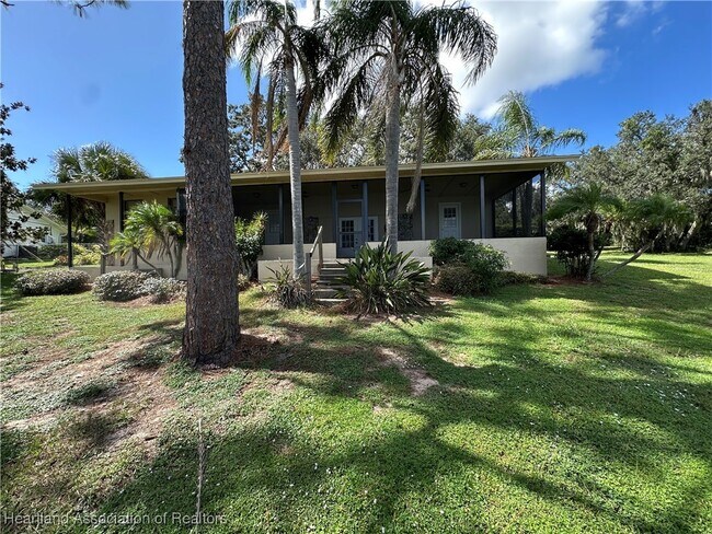 Foto del edificio - 1504 Sam Asbury Ave