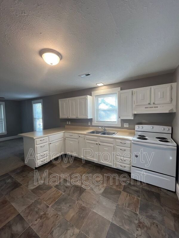Foto del edificio - 2234 Dudley St