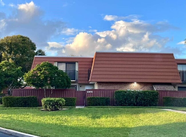 Building Photo - 2971 Waterford Dr S