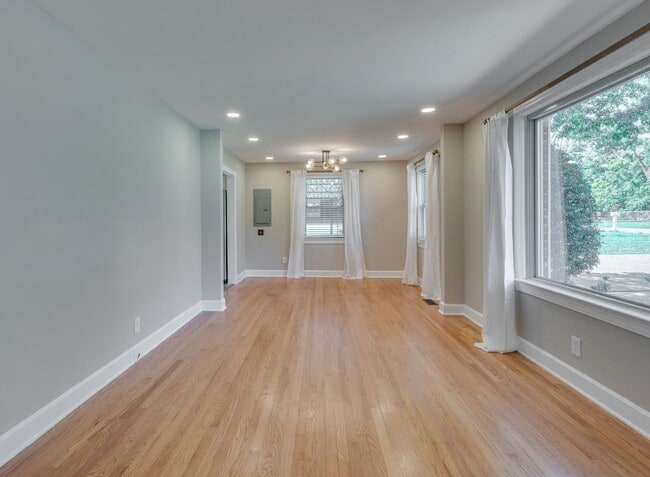 Building Photo - 3314 Mimosa Dr