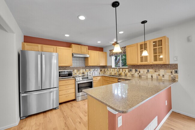 Building Photo - 6472 W 96th Dr