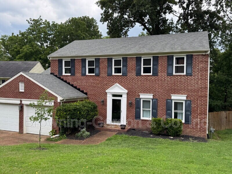 Foto principal - 104 Oak Hollolw Cir
