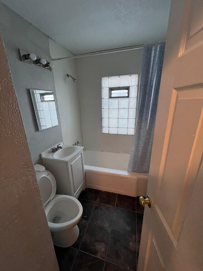 Foto del edificio - 4756 N 19th Pl