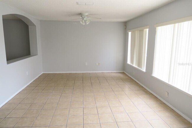 Building Photo - 14345 Sun Bay Dr