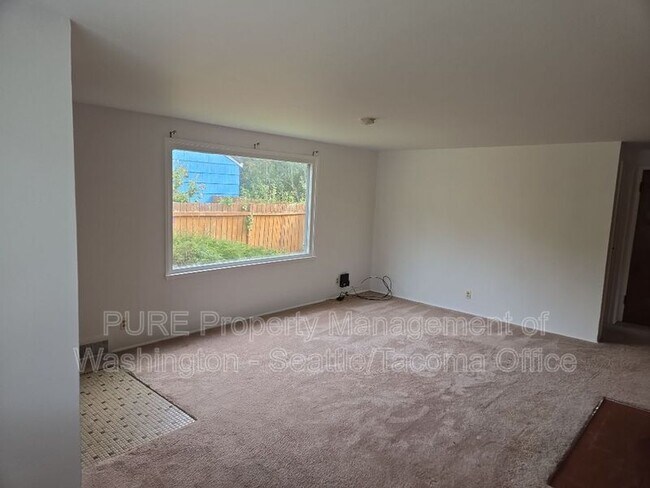 Building Photo - 3541 SW Elmgrove St