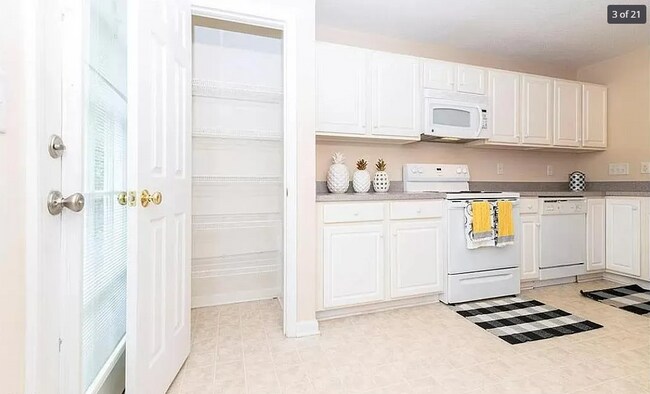 Despensa de cocina - 1272 Collegian Ter