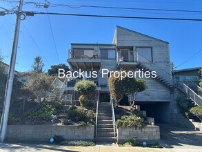 Building Photo - 529 Laine St
