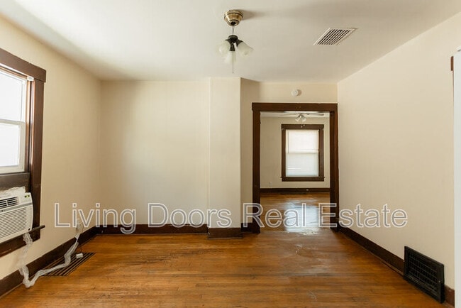 Building Photo - 1025 N 8th St