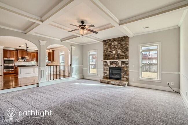 Building Photo - 4 br, 2.5 bath House - 2475 Horse Saddle W...