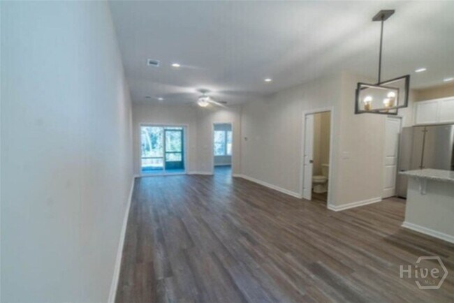 Foto del edificio - 131 Lower Creek Dr