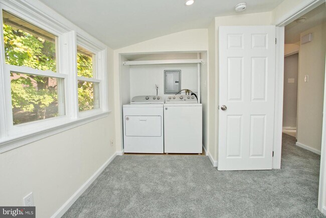 Foto del edificio - 2530 Chestnut Ave
