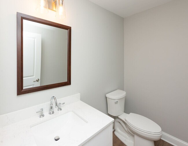 Interior Photo - 925 at North