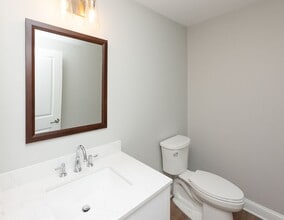 Interior Photo - 925 at North