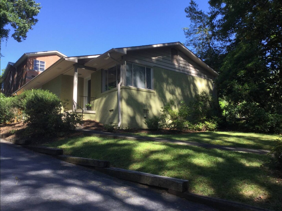 Foto principal - 131 New Market Rd