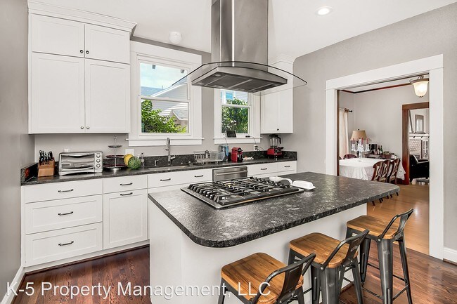 Foto del edificio - 4 br, 2 bath House - 1721 NE 37th Ave