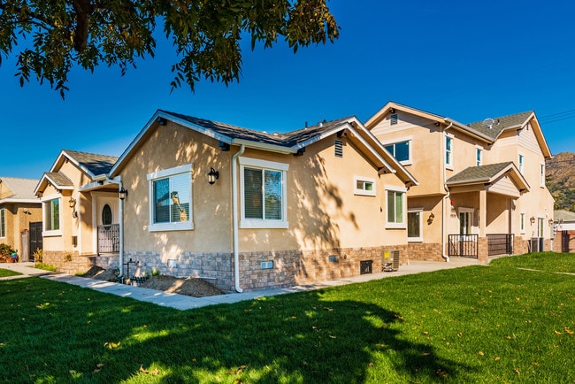 Building Photo - 1400 Leland Way