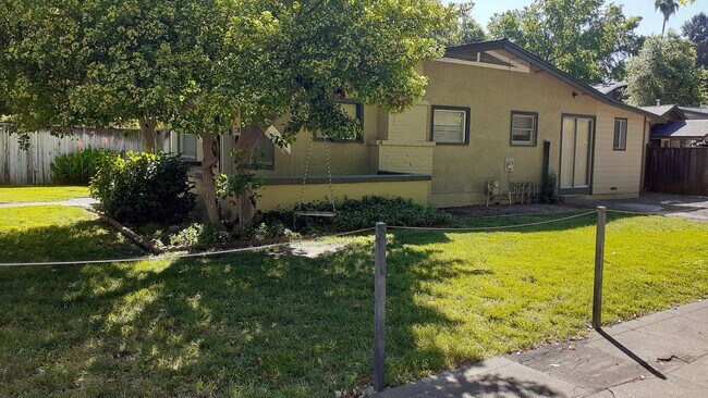 Foto del edificio - 247 W 2nd Ave