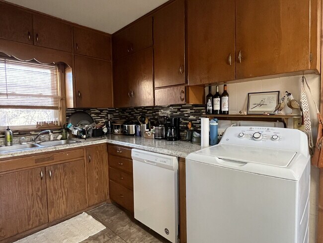 Foto del edificio - 1 Bedroom for Lease