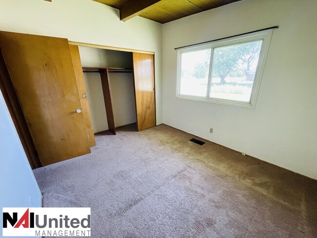 Building Photo - 2 Bedroom, 1 bathroom near Sioux City Airport