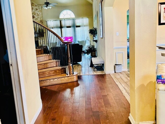 Foto del edificio - 5 Bedroom Single Family Home in Desoto