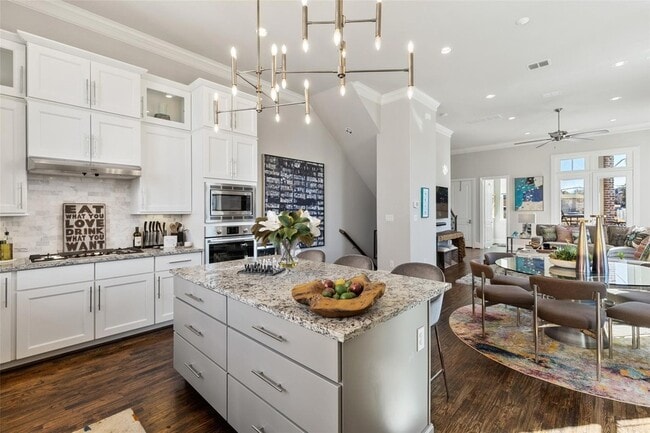 Photo - 916 W Peach St Townhome