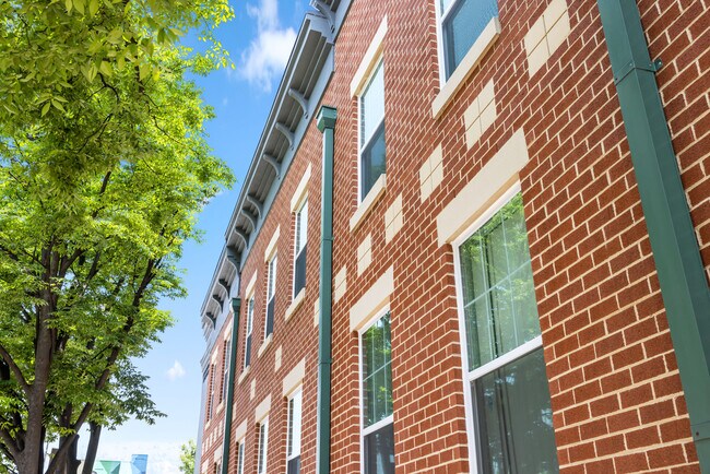 Foto del edificio - Highlandtown Plaza Co-op Apartments 62+