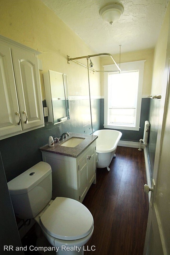 Foto del edificio - 406-408-408 Belmont Ave