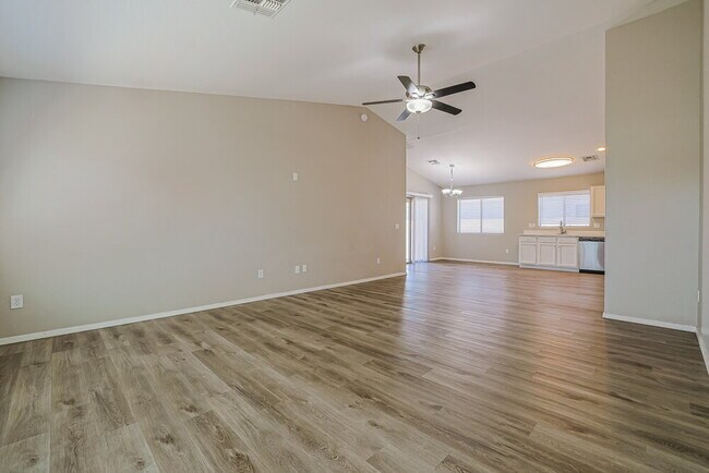 Foto del edificio - 1741 W Desert Mountain Dr